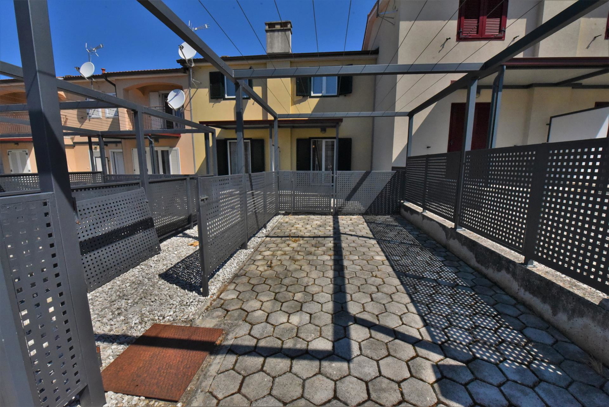 Casa a schiera - 2 km dal mare